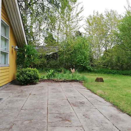 Semesterbostad Ljust Och Mysigt Sommarhus Nära Marielyst